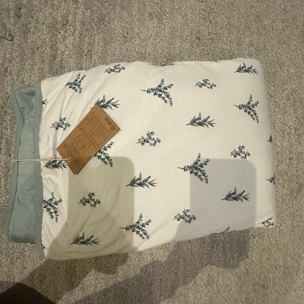 Kyte Baby Eucalyptus 1.0 TOG Toddler blanket NWT White and Green Bedding Bamboo